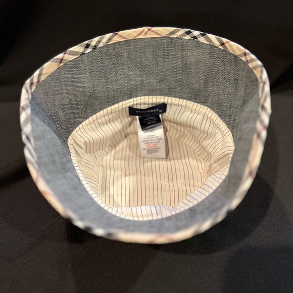 Burberry Children’s Bucket Hat - Picture 5 of 8